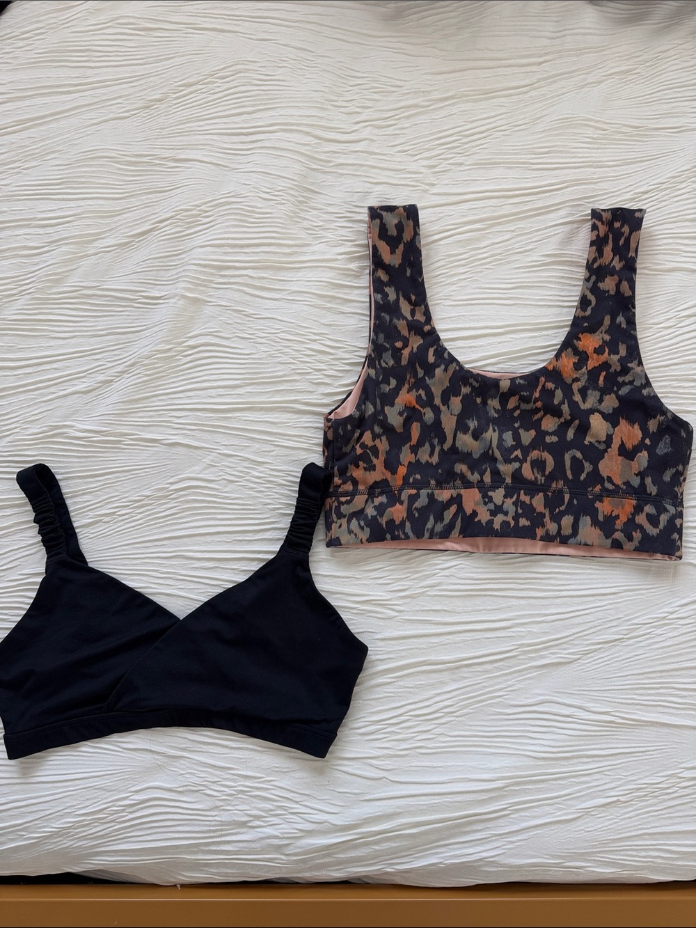 Fabletics Black Wireless Bra & Animal-Print Scoop Sports Bra